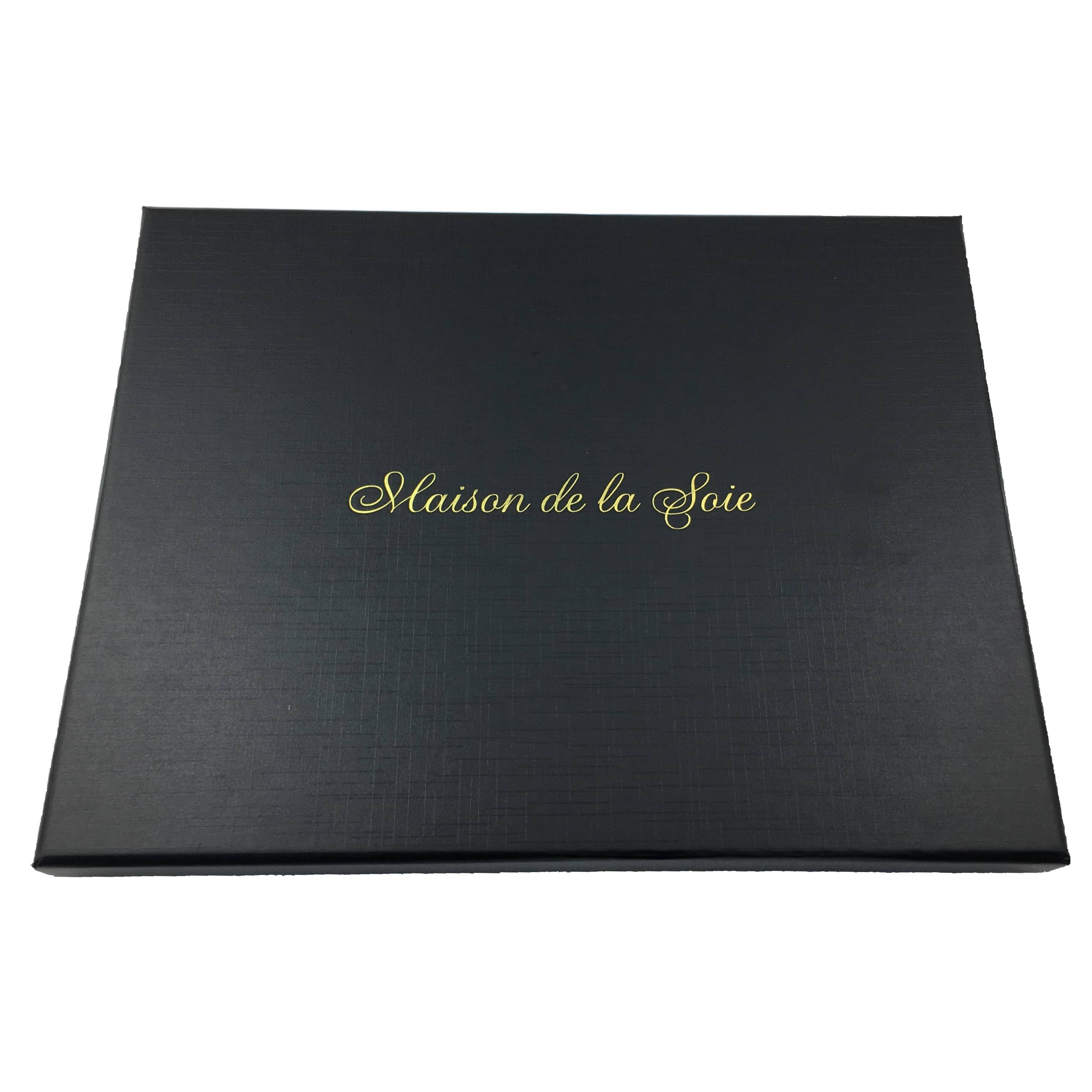 Foulard en soie de mûrier coffret fermé