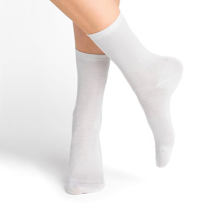 Chaussettes unies en soie pour femme blanc